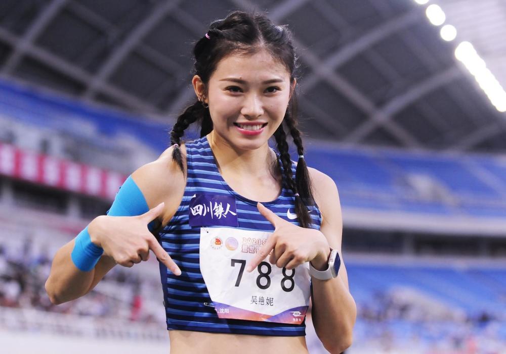 富联娱乐主管：专访100米栏冠军吴艳妮：我也觉得自己好看，但我要走实力路线